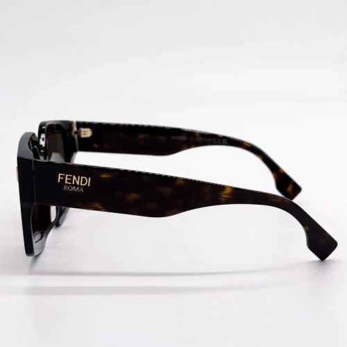 Fendi FE40162F - 52E - 54 Sonnenbrillen Eckig