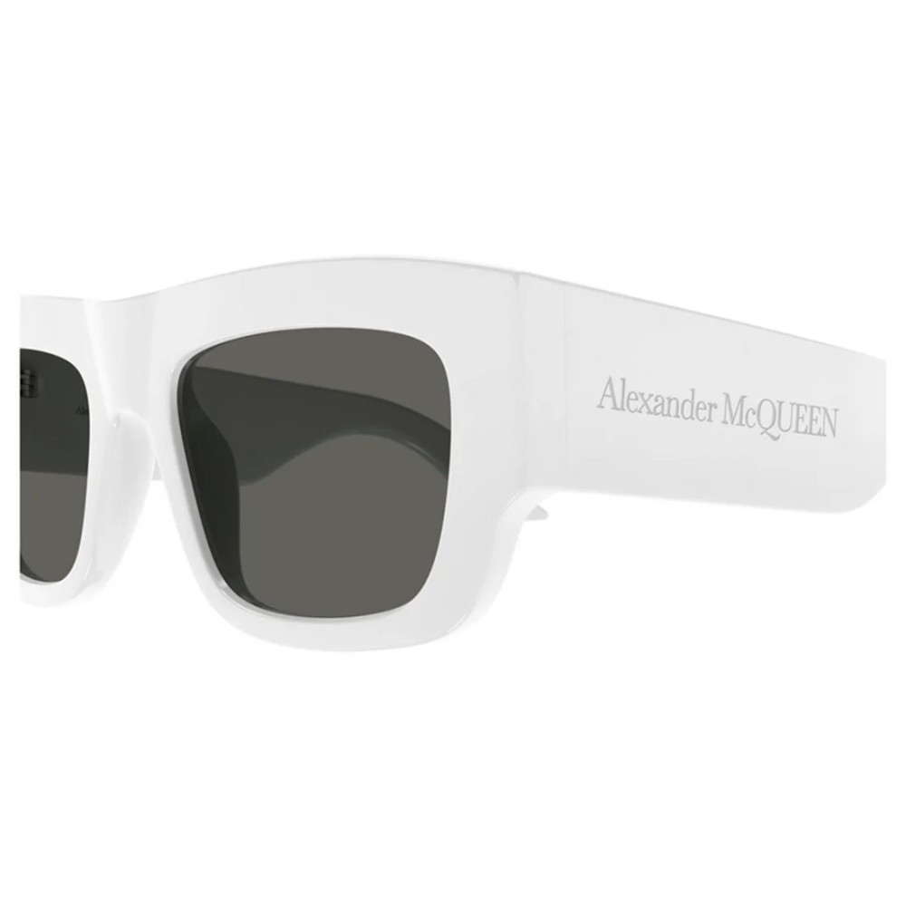 Alexander McQueen AM0449S - 004 - 53 Sonnenbrillen Weiß Eckig