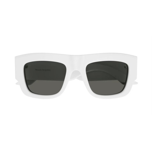 Alexander McQueen AM0449S - 004 - 53 Sonnenbrillen Weiß Eckig