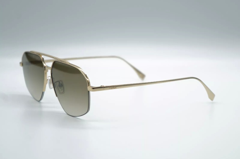Fendi FE40062U - 10F - 56 Sonnenbrillen Gold Pilot (Aviator)