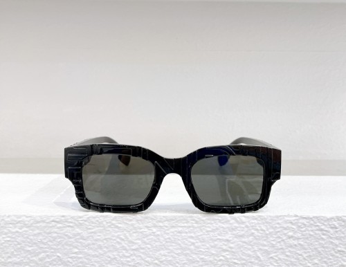 Fendi FE40104I - 01C - 50 Sonnenbrillen Schwarz Eckig